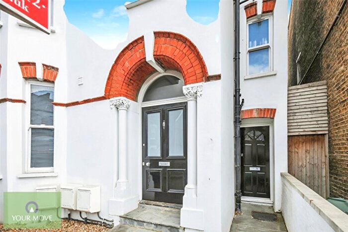 2 Bedroom Flat To Rent In College Road, Bromley, BR1