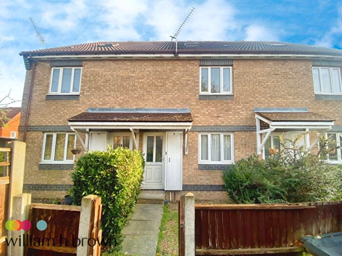 2 Bedroom Maisonette To Rent In Ewan Road, Harold Wood, Romford, RM3