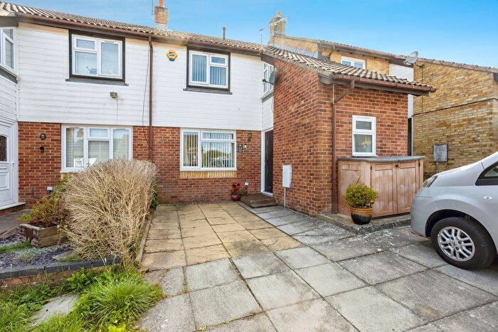 3 Bedroom Terraced House For Sale In Edrich Road, Broadfield, Crawley, West Sussex, RH11
