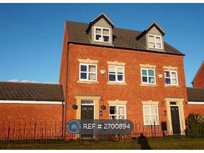 3 Bedroom Semi-Detached House To Rent In Leven Road, Tamworth, B77