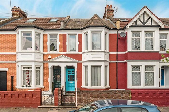2 Bedroom Flat For Sale In Eastcombe Avenue, Charlton, SE7