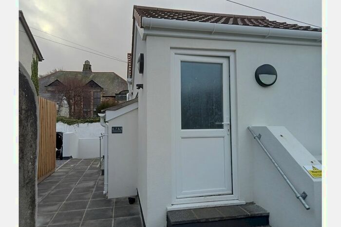 2 Bedroom Flat To Rent In Station Hill, Hayle, Cornwall, TR27