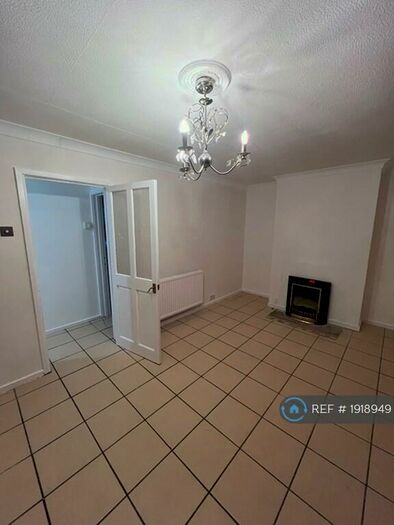 2 Bedroom End Of Terrace House To Rent In Bolton Walk, Liverpool, L32