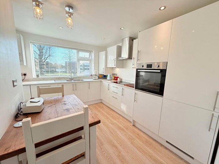 2 Bedroom Apartment For Sale In Albany Gardens, Hampton Lane, Solihull, B91