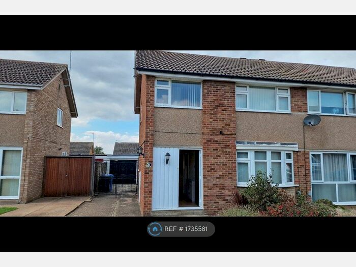 3 Bedroom Semi-Detached House To Rent In St. Oswalds Close, Kettering, NN15