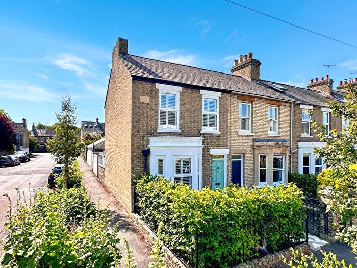 2 Bedroom End Of Terrace House To Rent In Oxford Road, Cambridge, CB4