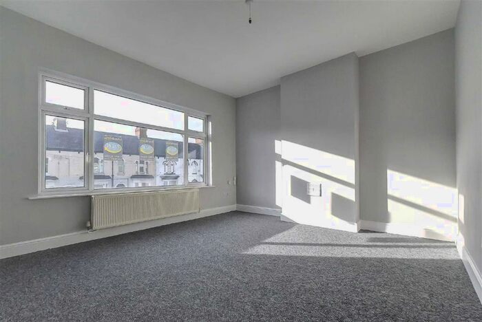 2 Bedroom Flat To Rent In Grimsby Road, Cleethorpes, DN35