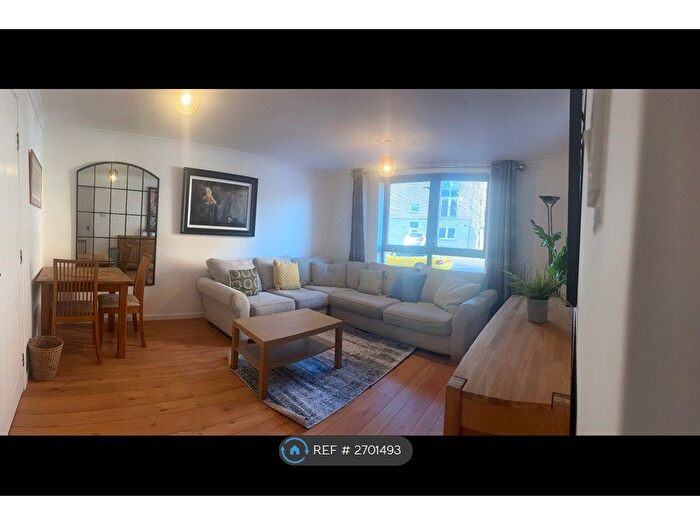 1 Bedroom Flat To Rent In Middlesex Gardens, Glasgow, G41