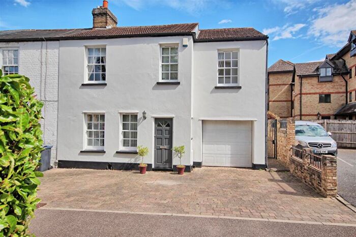 4 Bedroom End Of Terrace House For Sale In River Street - Ware - Four Bedroom Riverside Victorian Home, SG12