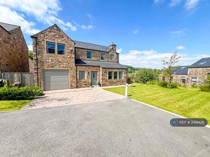 5 Bedroom Detached House To Rent In Bishops Court, Cowpe, BB4