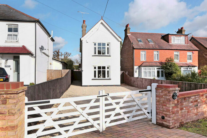 3 Bedroom Detached House For Sale In Straight Bit, Flackwell Heath, HP10