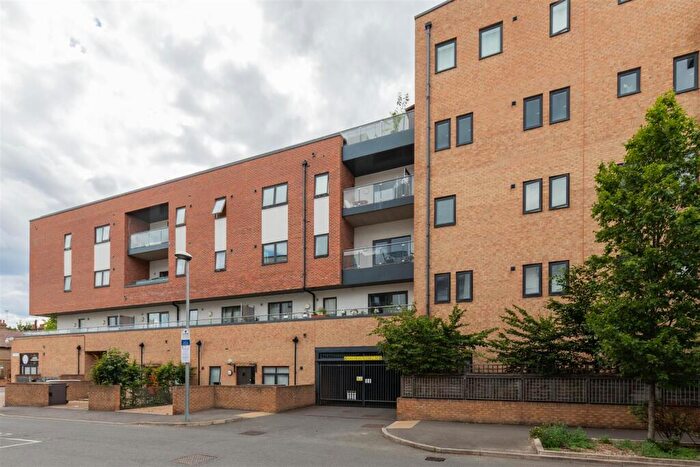 2 Bedroom Apartment For Sale In Thornbury Way, Walthamstow, E17
