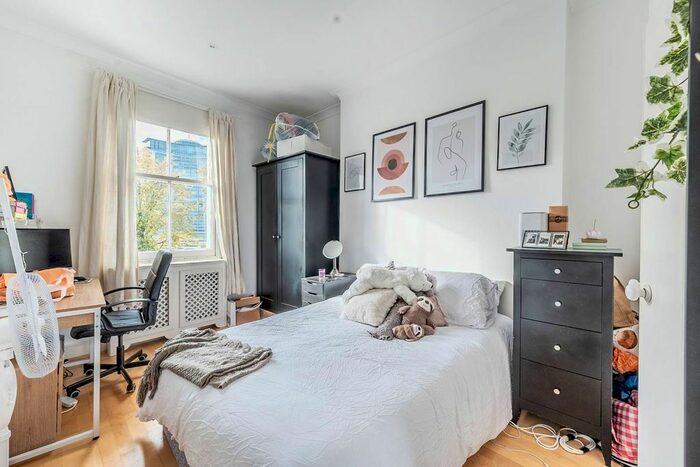 2 Bedroom Flat To Rent In Philbeach Gardens, Earls Court, London, SW5