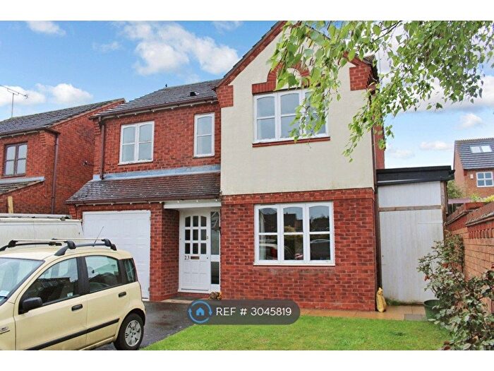 4 Bedroom Detached House To Rent In Low Greeve, Northampton, NN4