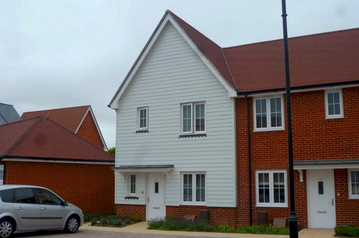 3 Bedroom Semi-Detached House To Rent In North Bersted, PO21