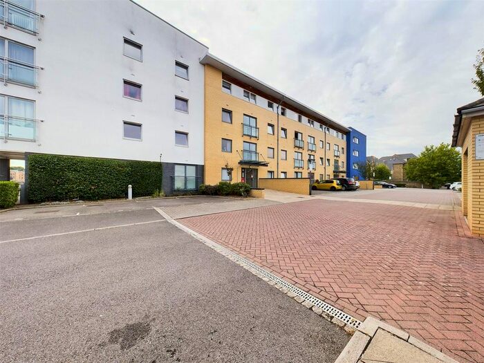 1 Bedroom Flat To Rent In Watersmeet, St. Marys Island, Chatham, ME4