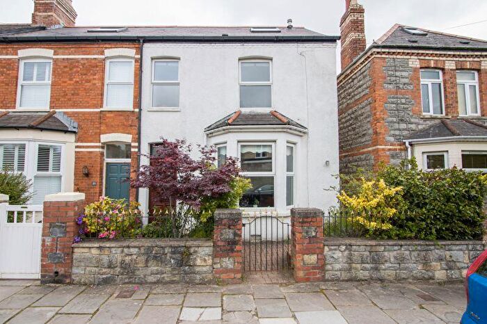 3 Bedroom End Of Terrace House To Rent In Station Road, Penarth, CF64