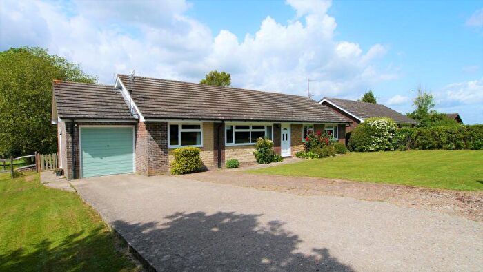 3 Bedroom Detached Bungalow To Rent In Meadow Cottages Slaugham Lane, Warninglid, RH17