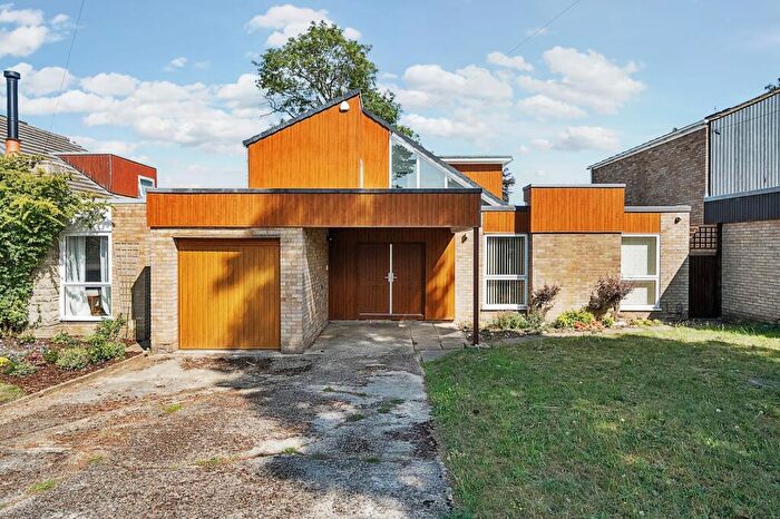 4 Bedroom Detached House For Sale In Wheat Knoll, Kenley, CR8