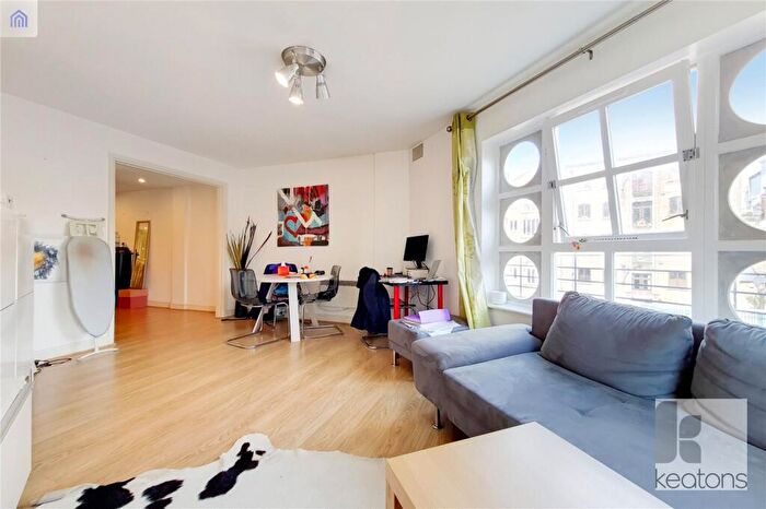 1 Bedroom Flat To Rent In Lime Kiln Wharf, Three Colt Street, London, E14