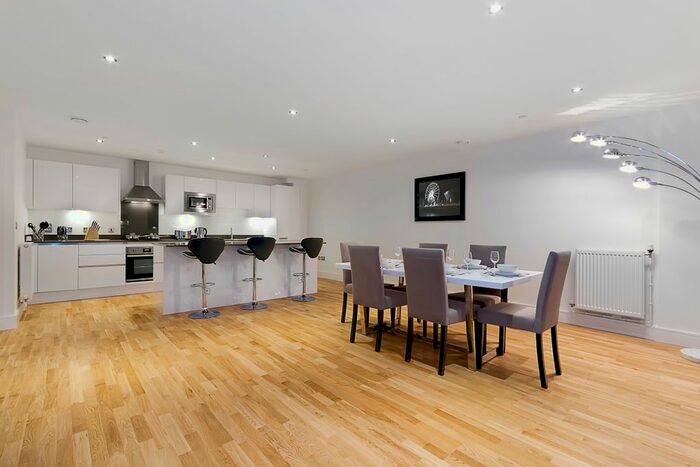 3 Bedroom Flat To Rent In Admirals Tower, Dowells Street, Greenwich, London, SE10