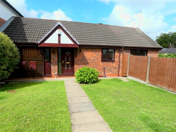2 Bedroom Bungalow To Rent In Steeple View, Ashton-On-Ribble, Preston, PR2
