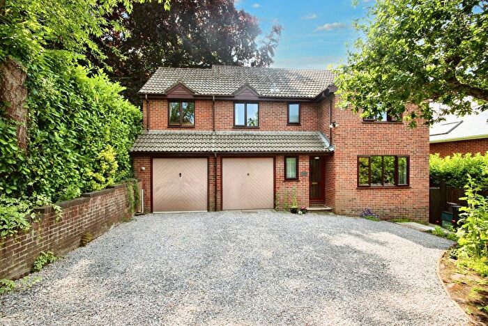 5 Bedroom Detached House For Sale In Fir Tree Hill, Alderholt, SP6