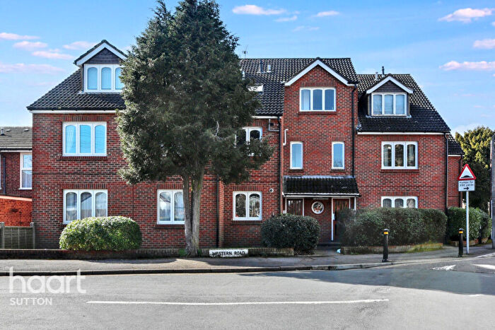 1 Bedroom Apartment For Sale In Western Road, Sutton, SM1