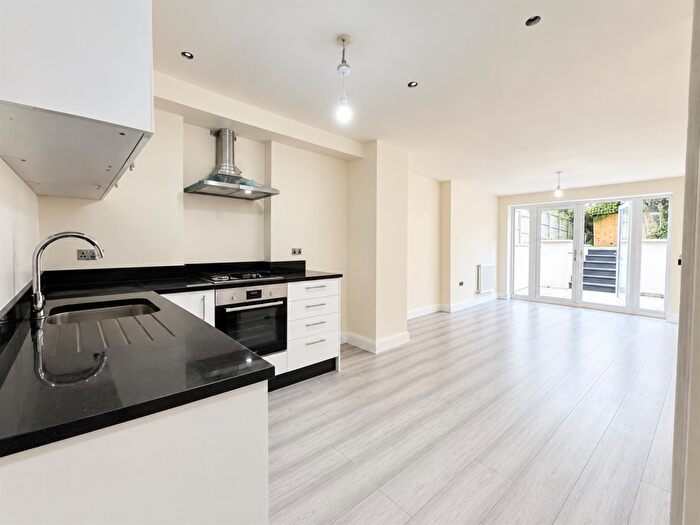 1 Bedroom Apartment To Rent In Crouch Hill, London, N8