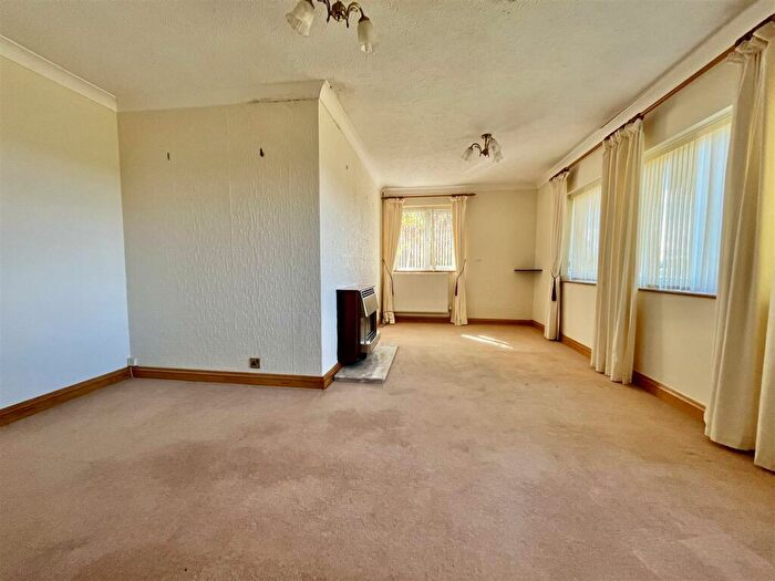 3 Bedroom Detached Bungalow For Sale In Buckshaft Road, Cinderford, GL14