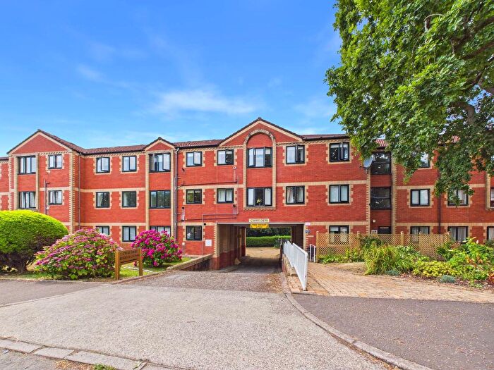 2 Bedroom Flat For Sale In Heol Y Felin, Rhiwbina, Cardiff., CF14