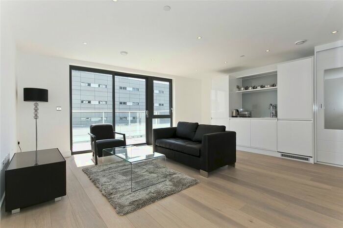 Studio To Rent In Commercial Street, London E1