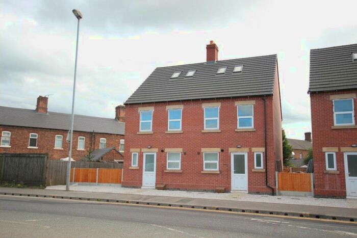 3 Bedroom House To Rent In Parkway Mews, Burton On Trent, Staffordshire, DE14