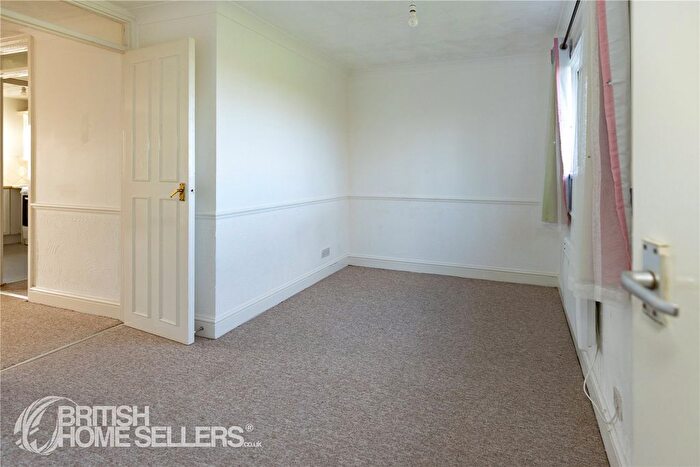 1 Bedroom Flat For Sale In Clay Hill, Two Mile Ash, Milton Keynes, Buckinghamshire, MK8