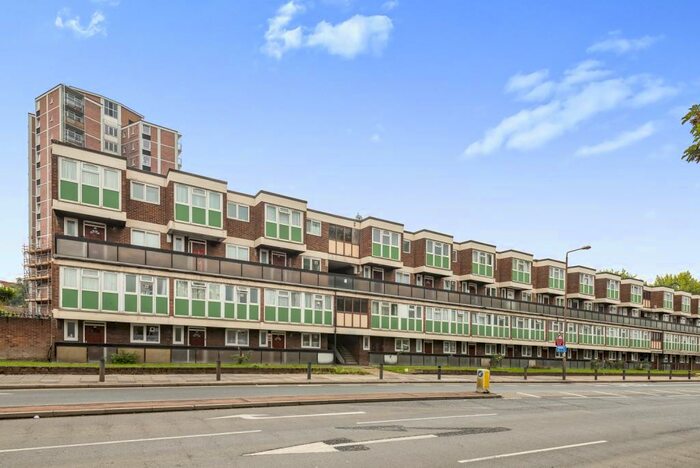 3 Bedroom Maisonette To Rent In Woolwich Church Street London, SE18