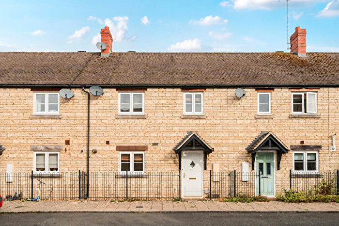 3 Bedroom House For Sale In Pine Rise, Witney, Oxfordshire, OX28