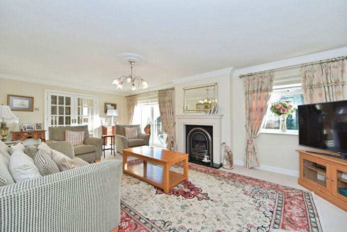 5 Bedroom Detached House For Sale In Auckland Drive, Halfway, Sheffield, S20