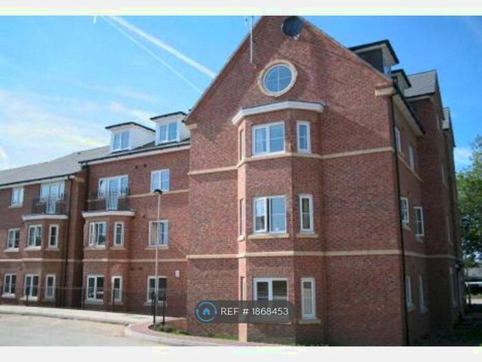 2 Bedroom Flat To Rent In Castle Grove, Pontefract, WF8