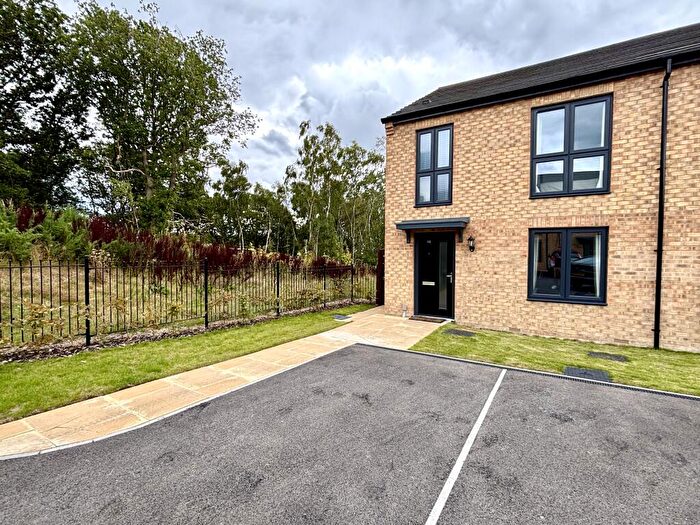 3 Bedroom Semi-Detached House For Sale In Blackthorn Lane, Leeds, LS16