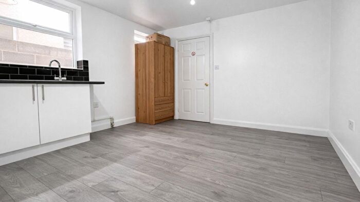 Studio To Rent In Wickham Lane, London, SE2