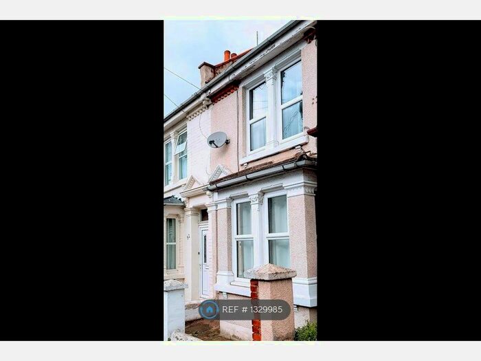 3 Bedroom Terraced House To Rent In Foord Street, Rochester, ME1