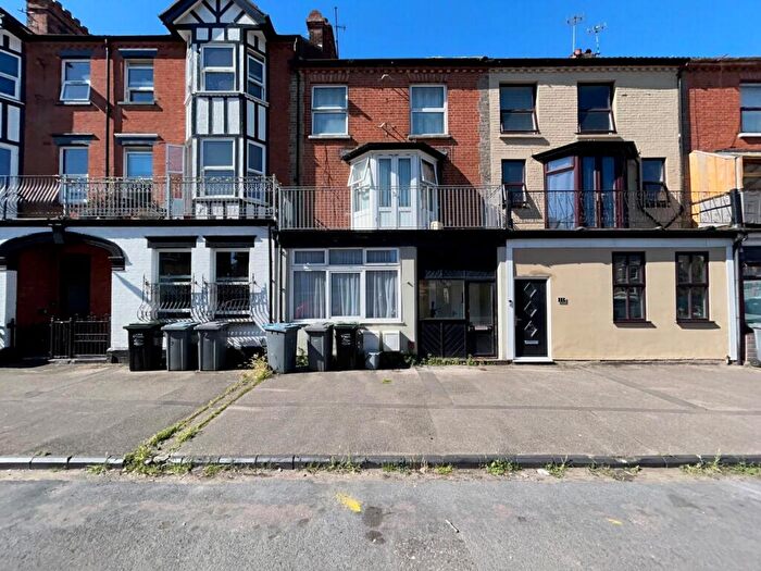 1 Bedroom Flat For Sale In Granville Road, Felixstowe, IP11
