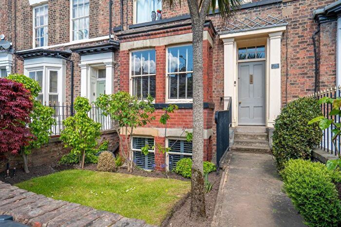 2 Bedroom Flat For Sale In Holgate Road, York, YO24