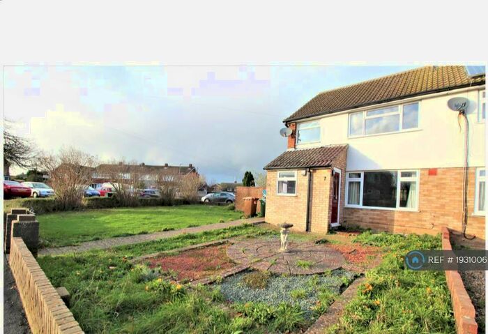 3 Bedroom Semi-Detached House To Rent In Hulbert End, Aylesbury, HP21