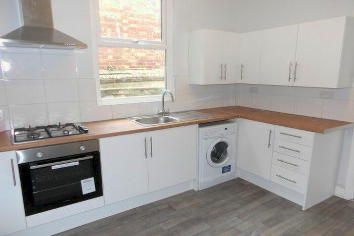 2 Bedroom Flat To Rent In Berridge Road, Nottingham, NG7