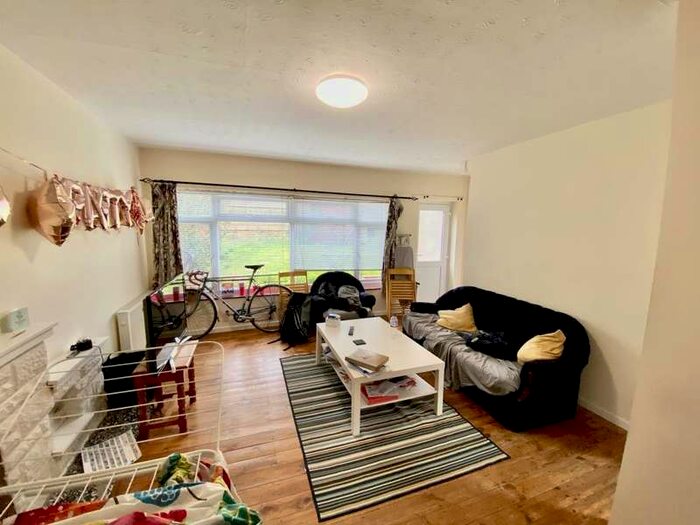 4 Bedroom Maisonette Flat To Rent In Marston Road, Hmo Ready 4 Sharers, OX3