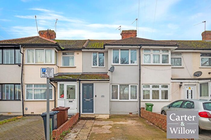 3 Bedroom Terraced House For Sale In Oval Road North, Dagenham, RM10