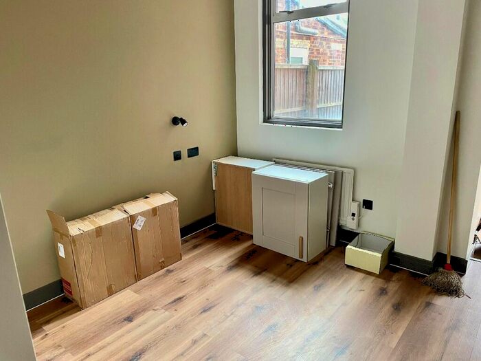 Studio To Rent In Burnt Oak Broadway, Edgware, Middlesex, HA8