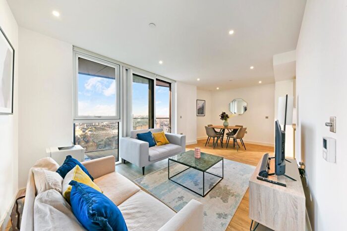 2 Bedroom Flat To Rent In Gladwin Tower, Nine Elms Point, London, SW8