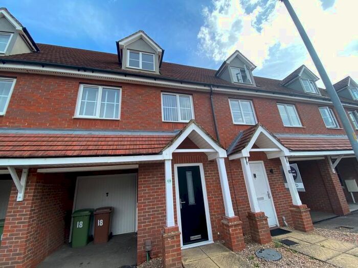 4 Bedroom Town House To Rent In Mansfield Way, Irchester, Wellingborough, NN29